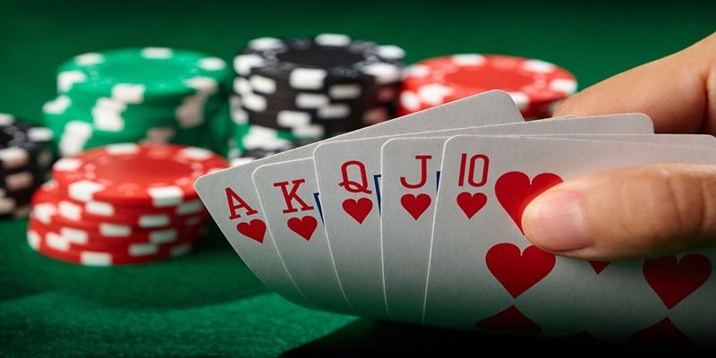 Bật mí kiến thức đánh bài Poker VIPwin cơ bản